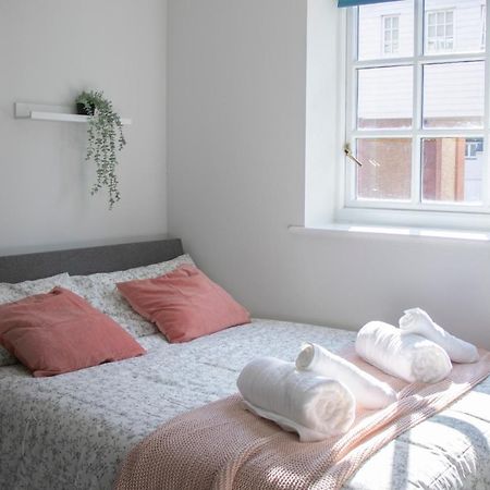 Lovely 3-Bedroom Apartment In Colchester Eksteriør billede