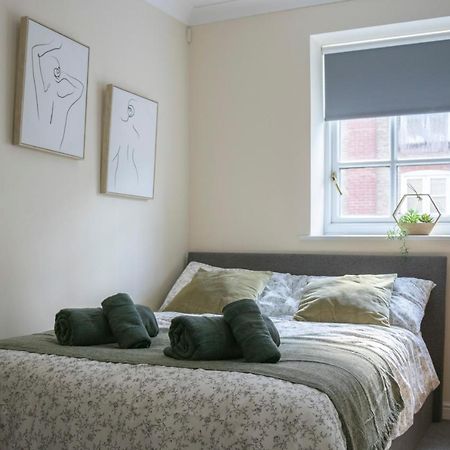 Lovely 3-Bedroom Apartment In Colchester Eksteriør billede