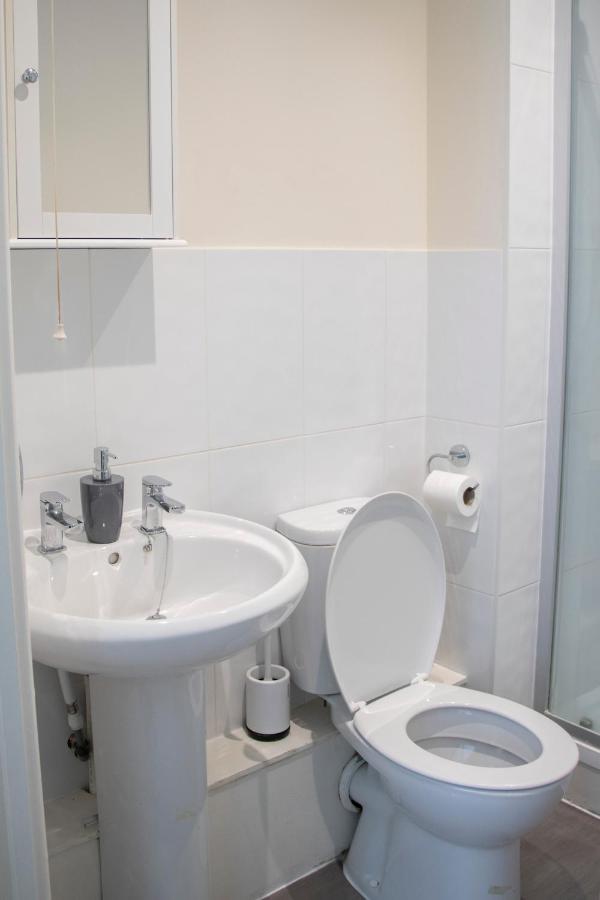 Lovely 3-Bedroom Apartment In Colchester Eksteriør billede